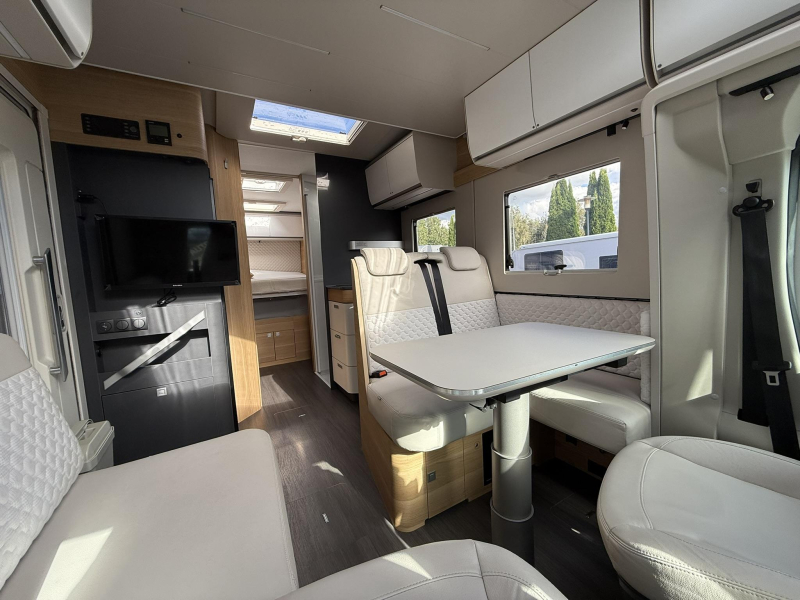 Adria Matrix Plus 670 SC Queensbed - AUTOMAAT  foto: 12