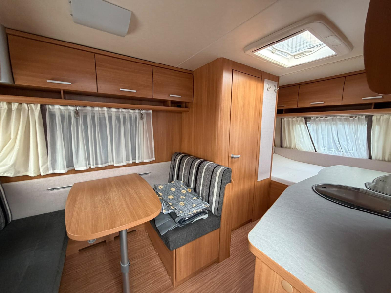 Knaus Sport Special 420 QD Mover/ Toldo/ Avance foto: 9