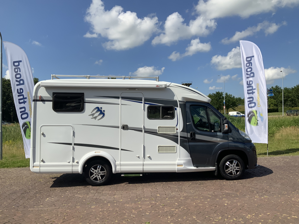 Knaus Van Ti 600 2.3 130 PK Half-integraal, Dwars-bed, Halve- treinzit, Draaistoelen, etc. Bj 2013 Camper centrum on the road Marum foto: 32