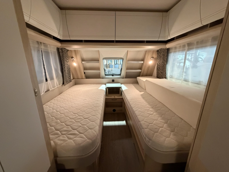 Hobby De Luxe 540 UL single beds / mover photo: 15