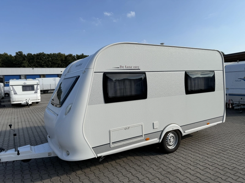 Hobby De luxe Easy 400 SF transverse bed dinette toilet photo: 13