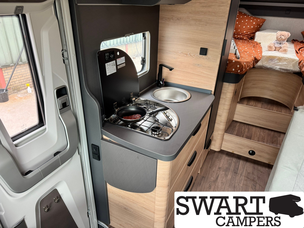 Knaus L!VE WAVE 650 MEG Black Selection foto: 13