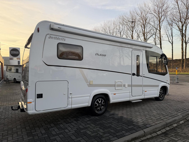 Dethleffs Pulse I6811 EB Lage Enkele Bedden Hefbed Luifel Omvormer Trekhaak foto: 6