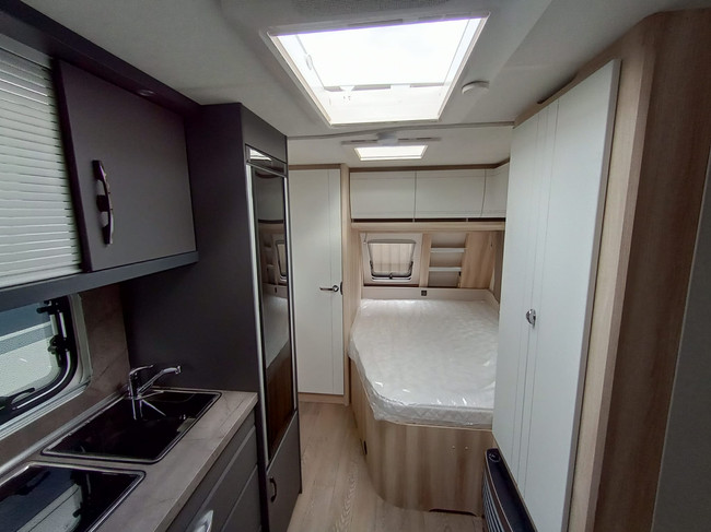 Hobby De Luxe 460 UFe Foto: 15