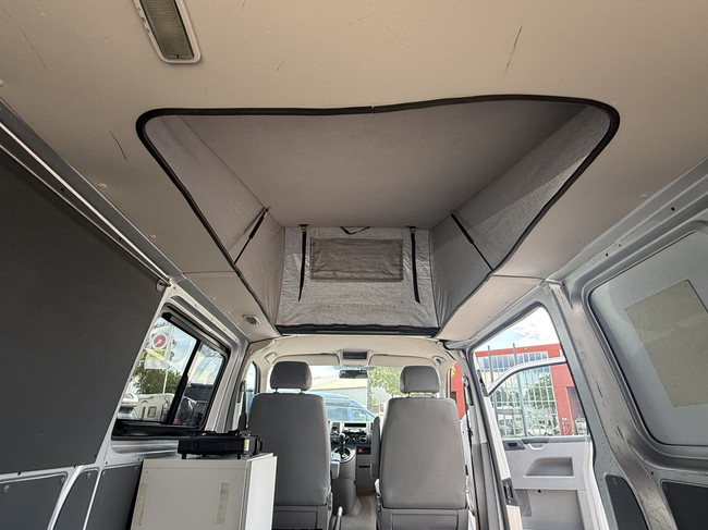 Volkswagen transporter buscamper TDI 131 pk org nl auto nap logisch airco cruise ctr hefdak 2 slaapplaatsen trekhaak foto: 12