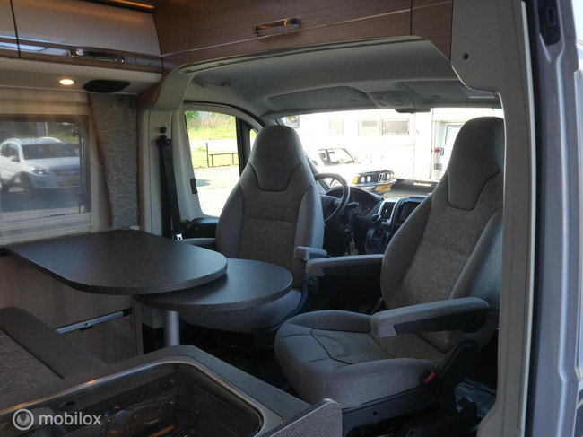 Carthago Malibu Van Comfort 640 LE AUTOMAAT| Lengtebedden foto: 14