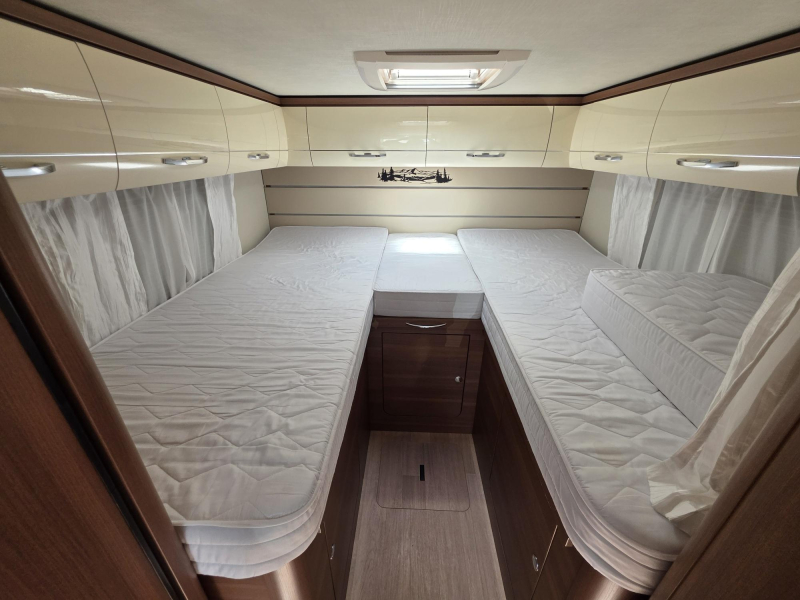 LMC Passion T 673 G Omvormer 2000w 4accus 150  foto: 7