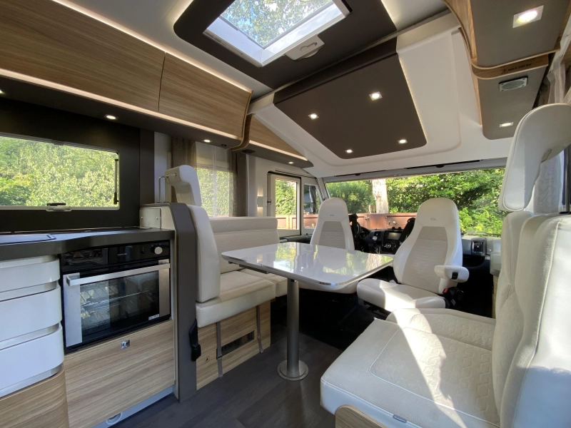 Adria Sonic Plus 700 DC Automaat | Dakairco Level  foto: 8