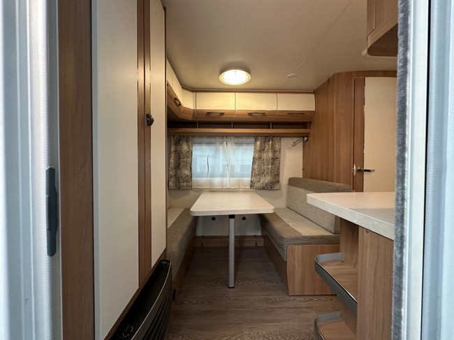 Hobby De Luxe 440 SF photo: 3