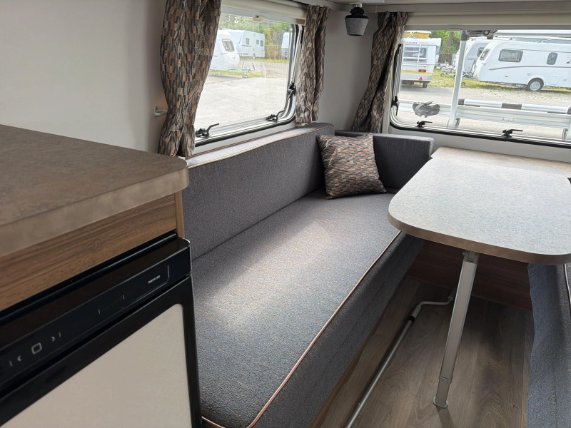 Eriba Touring 420 Legend Mover Markise Foto: 6