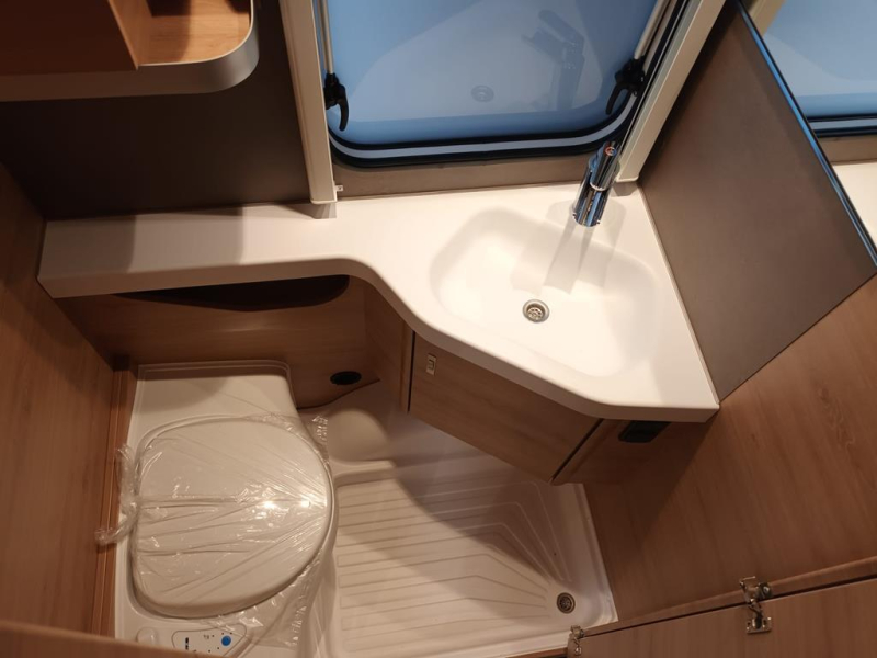 Knaus Sudwind Black Selection 460 EU photo: 7