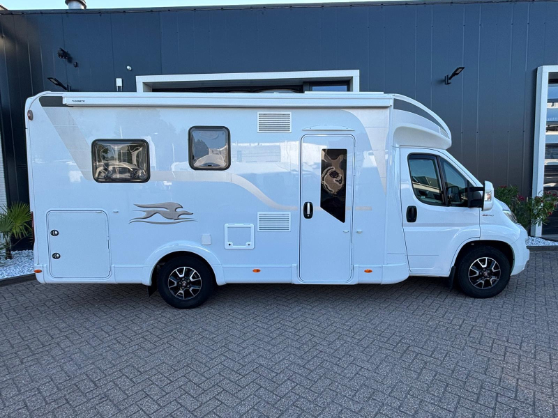 Laika Kosmo 212 sistema de nivelaci&oacute;n cama queen 7m foto: 27