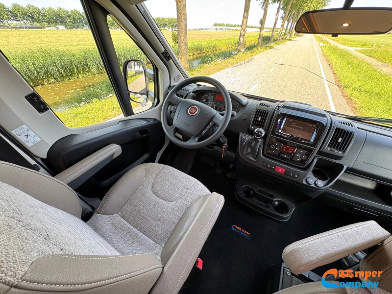 LMC Element T 758 G Camas longitudinales / Cama abatible foto: 8