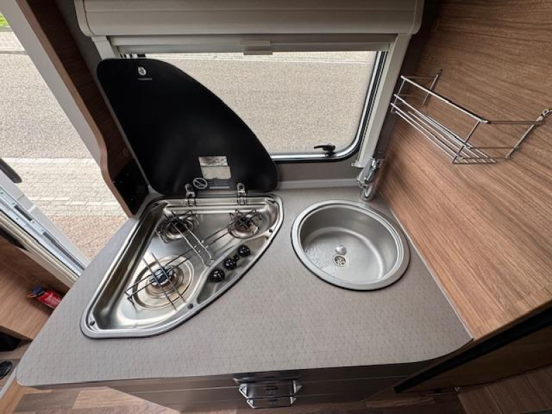 Weinsberg CaraCompact Pepper 600 MEG 160CV Aire,Sol,DUO CE272 foto: 11