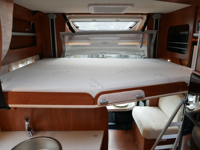 Laika Ecovip 409 Lengtebedden, Hefbed, Luxe Half Integraal XXL Garage!! foto: 19