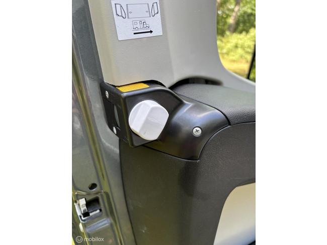 LMC Breezer H737 G Fiat 2.3 150pk Euro 6 | Enkele-bedden | Hefbed | Aparte douche/ wc | XXL Garage | Camera | Fietsendrager | 63dkm foto: 18