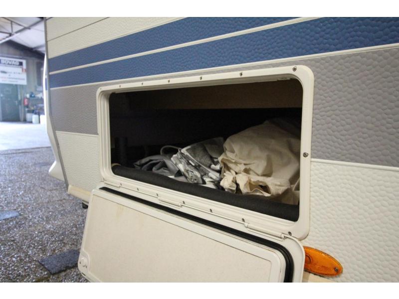 Hobby De Luxe 400 SF Voortent + voortentluifel  foto: 20