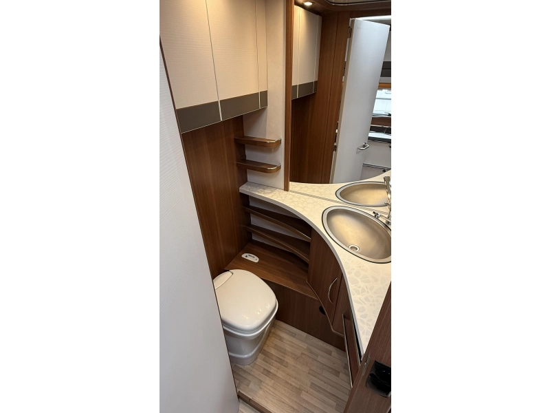 LMC Vivo 470 E enkele bedden zitgroep  foto: 5