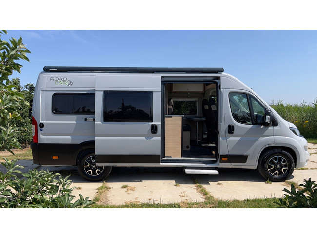 Roadcar R 640 (pössl Groep) Lengtebedden/165PK/Luifel/fietsenrek/Nieuwstaat foto: 9