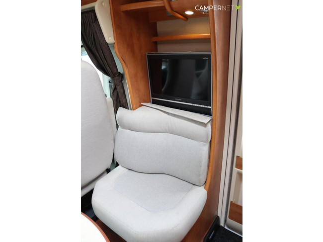 Carthago CHIC C-LINE T 4.9 150cv Multijet | Camas individuales | Inversor | Suspensi&oacute;n neum&aacute;tica | Paneles solares | Toldo | Ducha exterior | Portabicicletas foto: 9