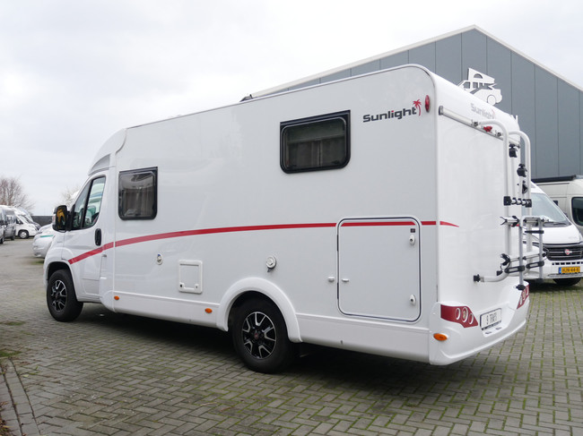Sunlight V66, Lengtebedden, 9-Traps Automaat, XL Garage!! foto: 22