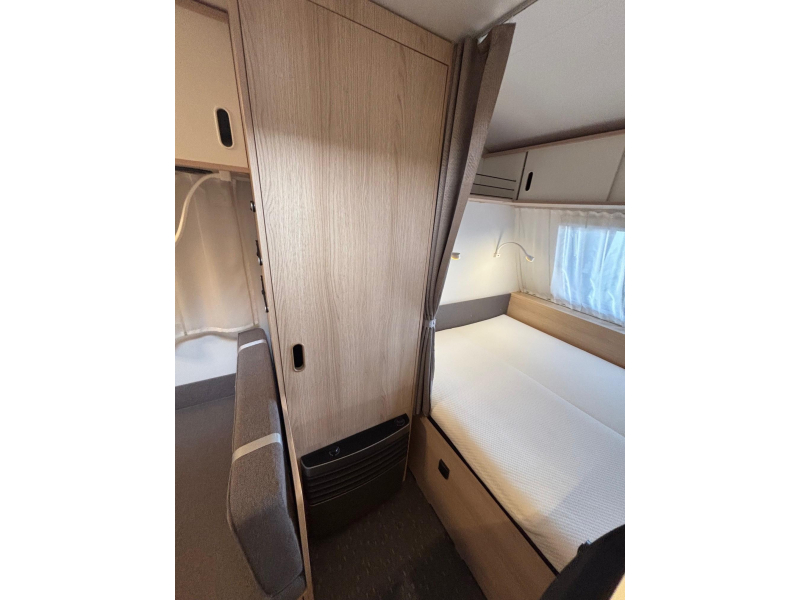 Adria Aviva 400 PS luifel, dwarsbed, 1100kg  foto: 10