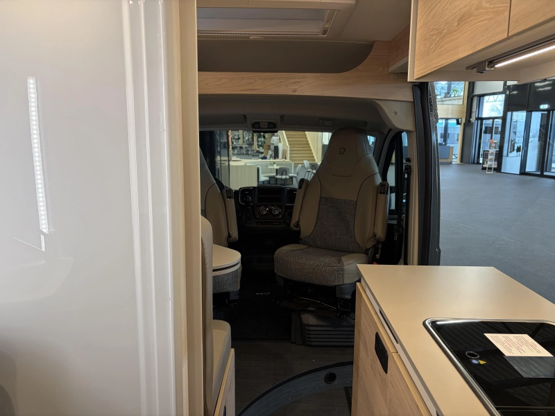 Dethleffs Globetrail 640 ES automaat / lengtebed  foto: 16