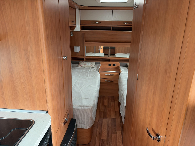 Eriba Nova Luxus Line 531 Mover/Voortent/Fietsendr.  foto: 2