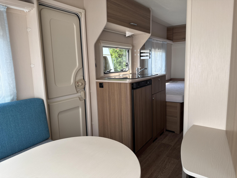 Dethleffs C'Joy 460 LE Mover/Awning/Bike rack photo: 9