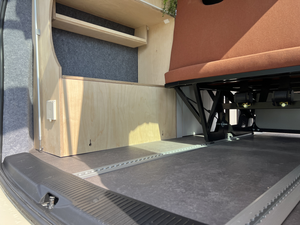 Volkswagen T6 Kastenwagen BENZIN 2017 Foto: 3