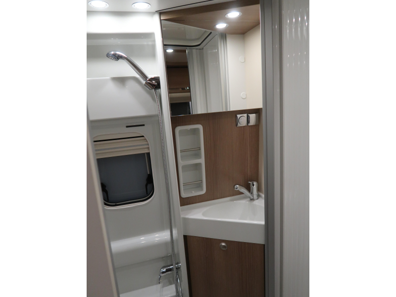 Malibu Van Comfort 640 LE AUTOMATIC AND TALL FRIDGE photo: 9