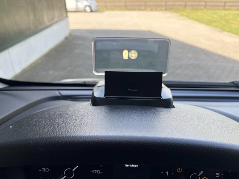 Knaus L!ve Ti 650 MEG Camas individuales bajas 180cv foto: 6