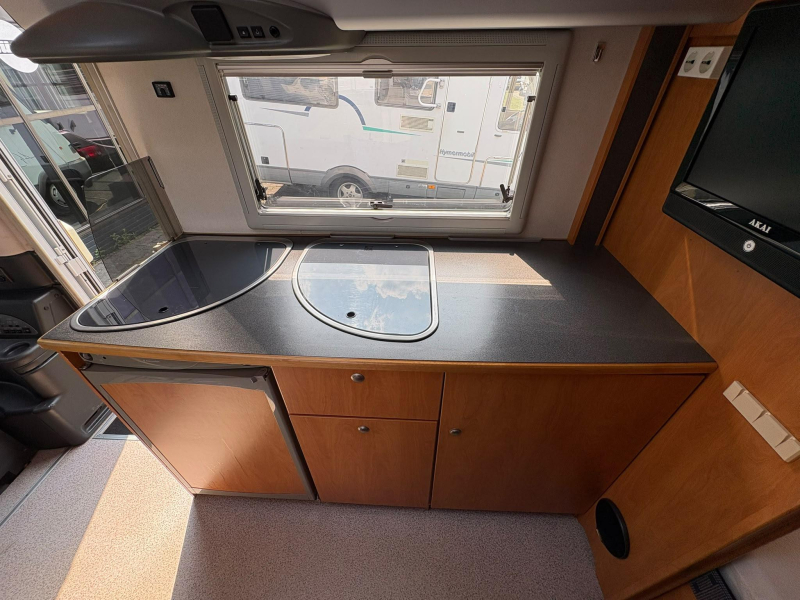 Knaus Travel-Liner 2XAirco,Cama fija,Cama abatible foto: 13
