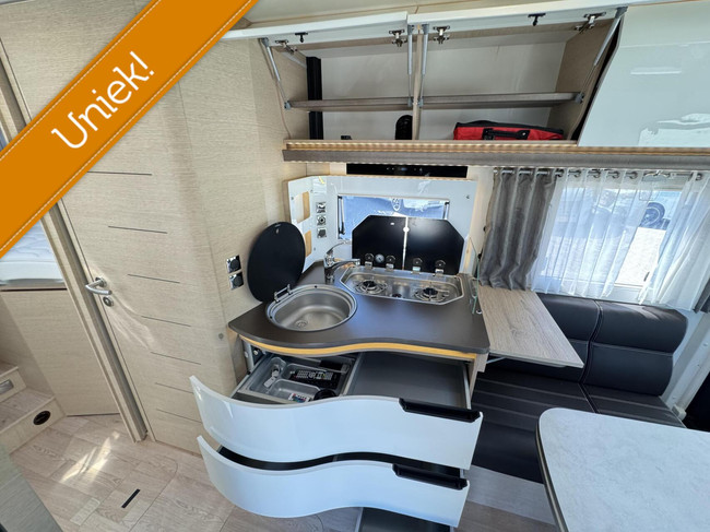 RAPIDO M66 Automaat Enkele Bedden Levelsysteem 2x Airco foto: 16