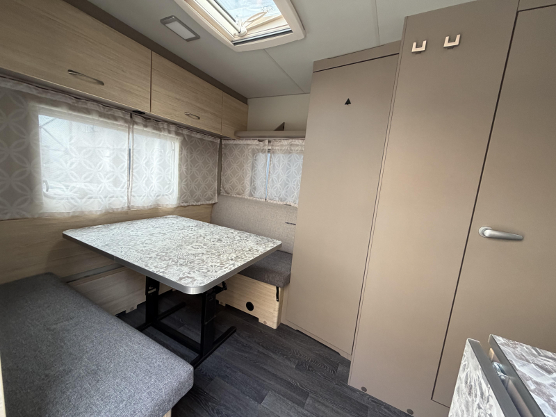 Weinsberg CaraCito 470 EU Single beds photo: 5