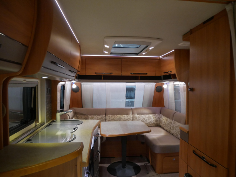 Eriba Nova GL 465 Incl. mover y toldo foto: 15