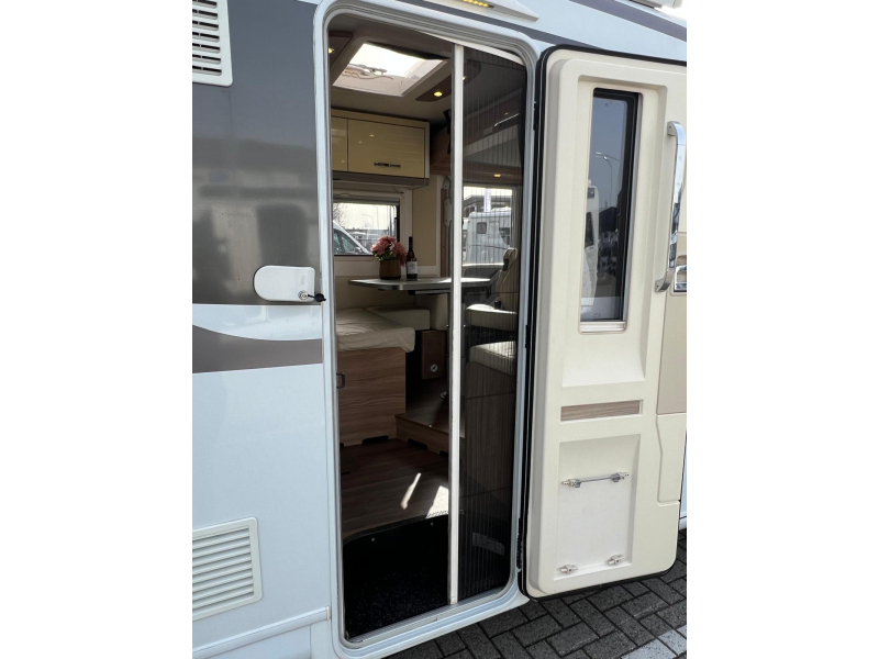 Bürstner Aviano I 727 queensbed hefbed 150PK  foto: 8