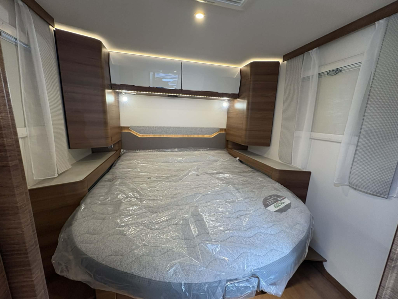 Rapido 696 FF SEHR KOMPLETT Foto: 15