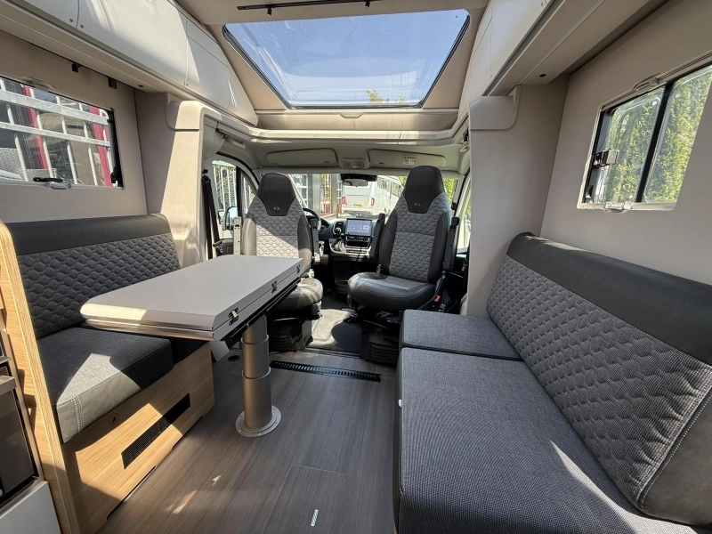 Adria Coral Plus 670 DL Face To Face  foto: 1