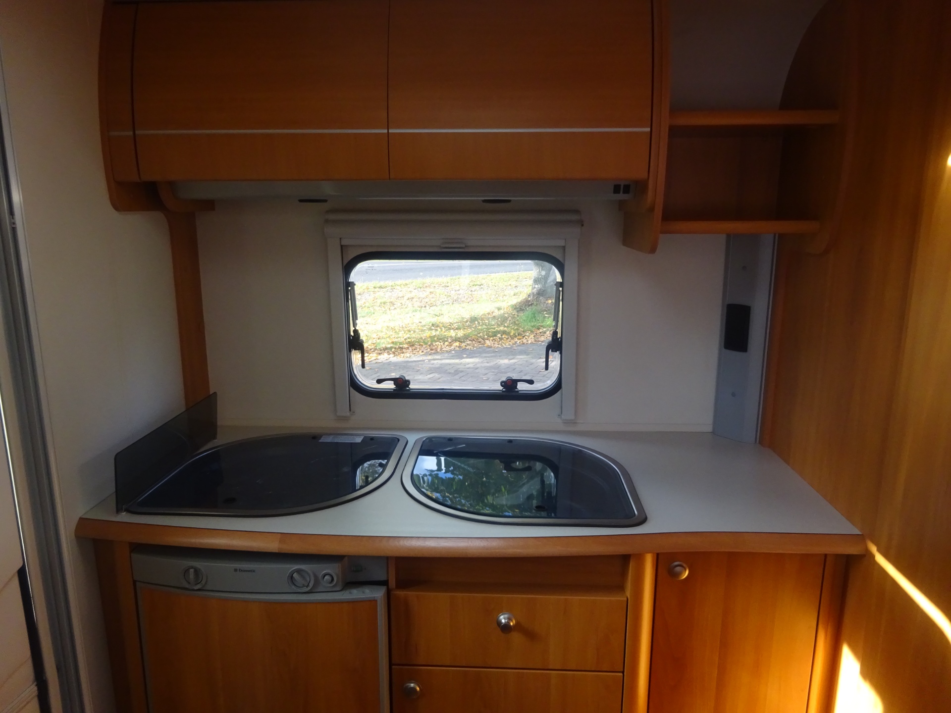 Homestar Racer 430 Vast Bed en Treinzit #TOPPER# foto: 14