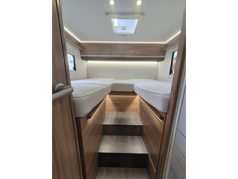 Adria Matrix M 670 SL 160 PS L&auml;ngsbetten Foto: 11
