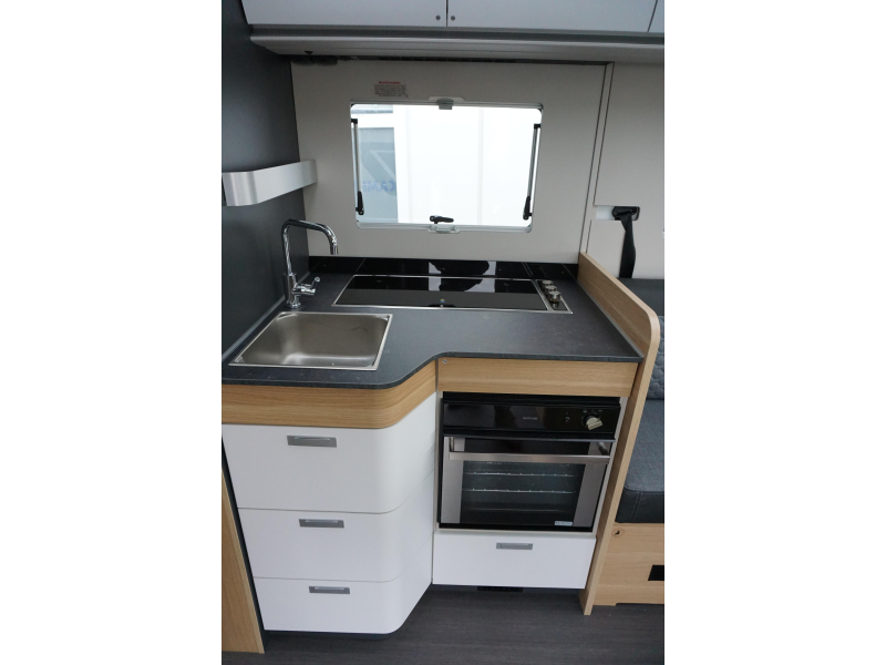 Adria Coral Plus 670 DL  foto: 8