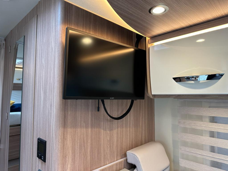 Bürstner Delfin T 690 G - navi  foto: 16
