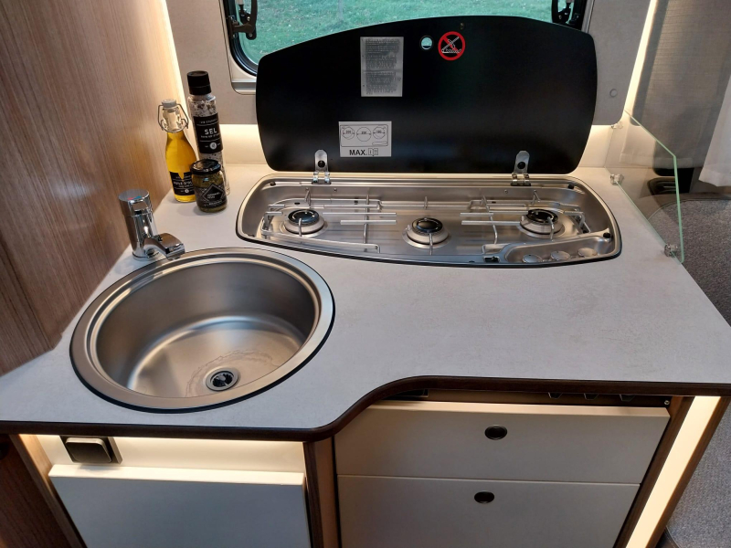 Carado T459 , solair en dubbele airco  foto: 7