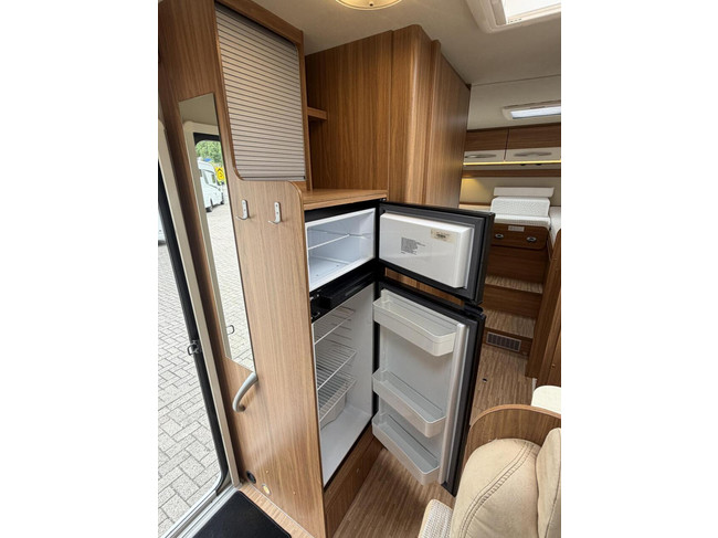 Carado T447 Euro6 Lits Jumeaux Auvent Panneau Solaire Bearlock Porte-v&eacute;los photo : 18