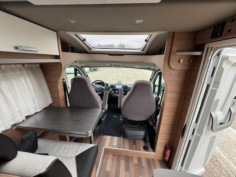 Weinsberg CaraCompact Pepper 600 MEG 160CV Aire,Sol,DUO CE272 foto: 15