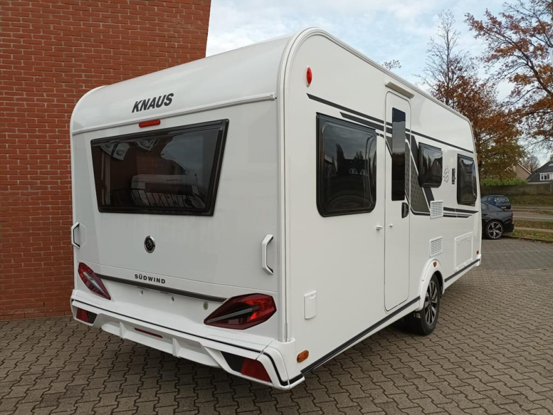 Knaus Sudwind Black Selection 460 EU photo: 8