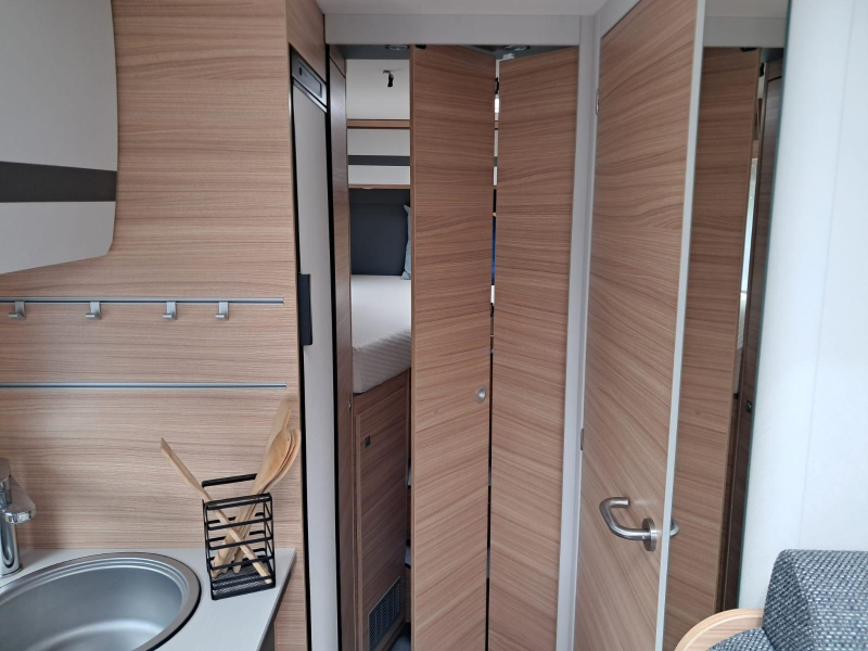 Dethleffs Globebus T 6 - Automaat  foto: 16