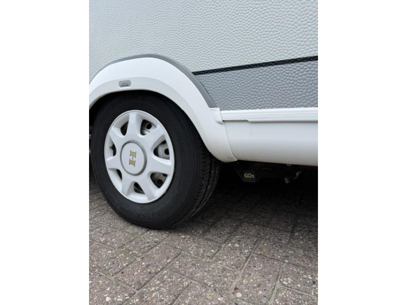 Hobby De Luxe 400 SFE Incl. Mover and Awning photo: 9