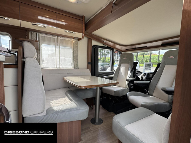 LMC I735 Explorer Automaat Enkele Bedden Hefbed Zonnepaneel Maxxfan Construct foto: 1